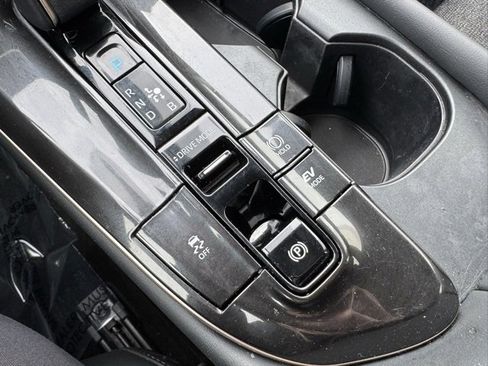 Used 2024 Toyota Crown XLE image 17