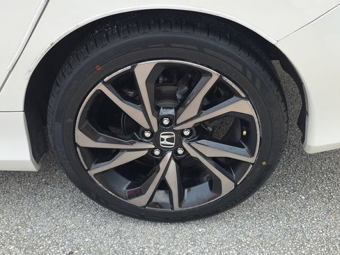 Used 2019 Honda Civic Sport image 14