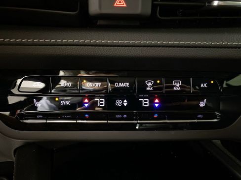 Certified 2023 Buick Envision Essence image 18