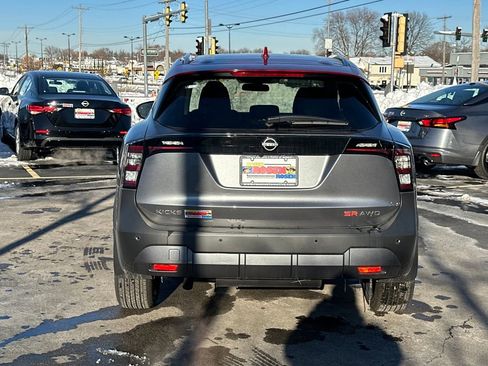 New 2025 Nissan Kicks SR image 4