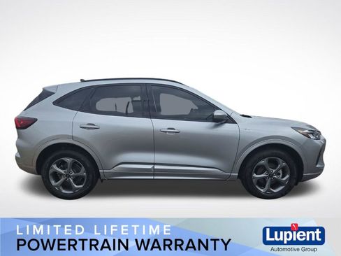 Used 2023 Ford Escape ST-Line Select w/ Tech Pack #2 AWD/4WD image 2