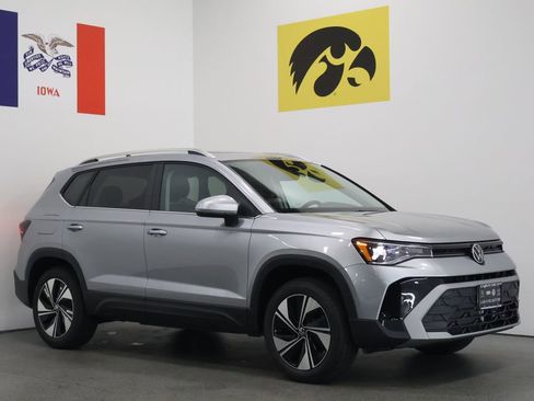 New 2026 Volkswagen Taos SE AWD/4WD image 1
