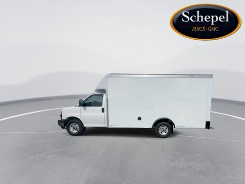 New 2025 GMC Savana 3500 w/ Power Convenience Package RWD image 5