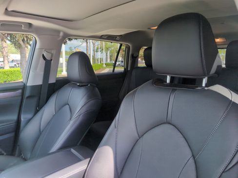 Certified 2026 Toyota Highlander Limited image 41