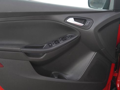 Used 2016 Ford Focus SE image 18