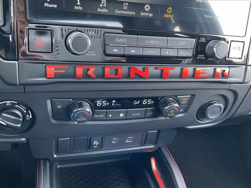 Used 2025 Nissan Frontier PRO-4X w/ Tow Package image 31