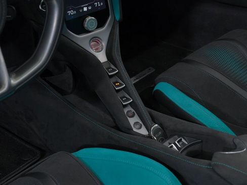 Used 2024 McLaren 750S Spider RWD image 33