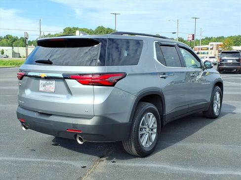 Used 2023 Chevrolet Traverse LT FWD image 17