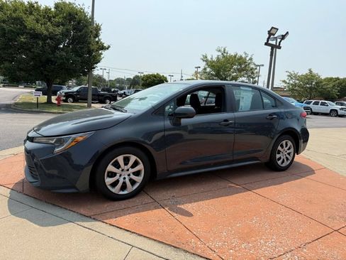 Used 2023 Toyota Corolla LE FWD image 3