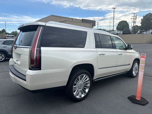 Used 2015 Cadillac Escalade ESV Platinum AWD/4WD image 6