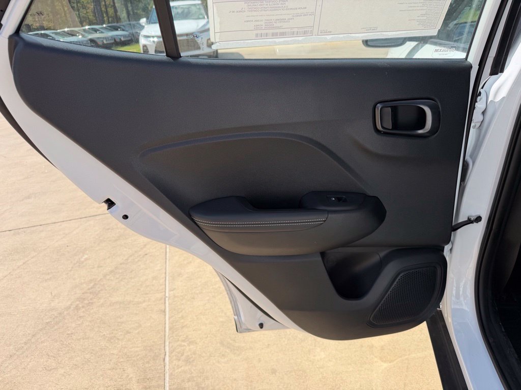 Certified 2025 Hyundai Venue Limited FWD image 15