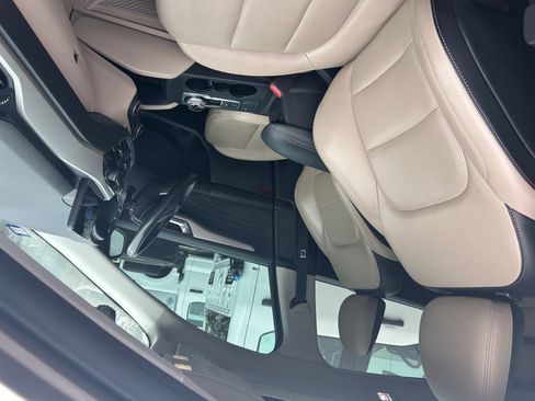 Used 2021 Ford Escape SEL w/ Technology Package image 3