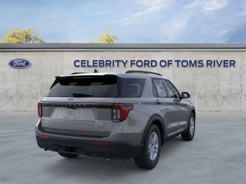Used 2025 Ford Explorer Active image 8