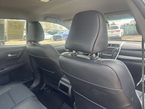 Used 2015 Toyota Camry SE image 17