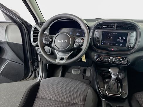 Certified 2025 Kia Soul LX w/ LX Technology Package FWD image 21