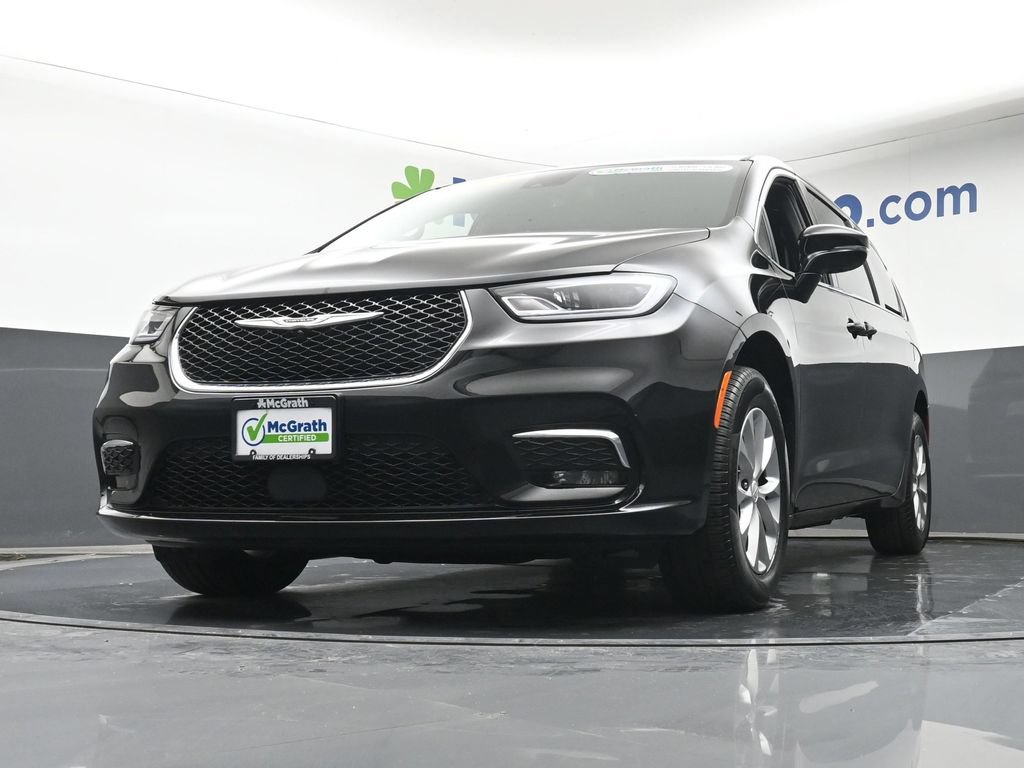 Used 2026 Chrysler Pacifica Limited AWD/4WD image 7