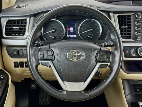 Used 2018 Toyota Highlander Limited image 18