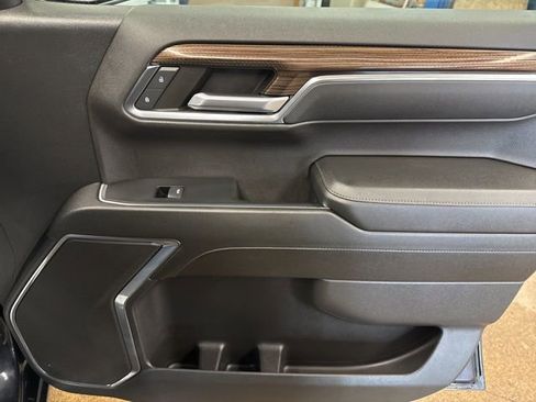 Used 2023 Chevrolet Silverado 1500 LT image 25