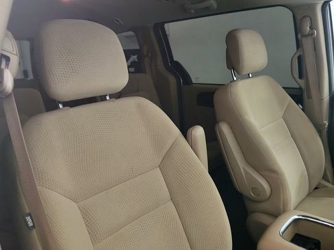 Used 2016 Dodge Grand Caravan SXT FWD image 24