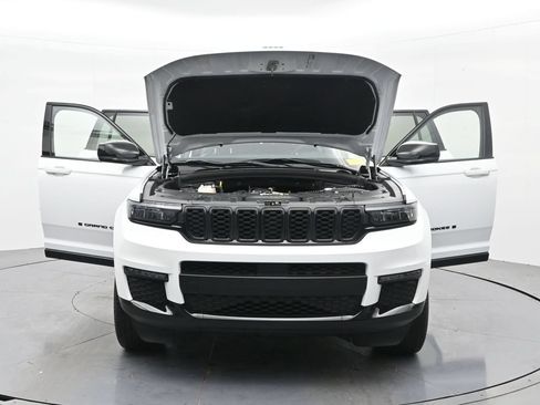Used 2023 Jeep Grand Cherokee L Limited w/ Black Appearance Package AWD/4WD image 41