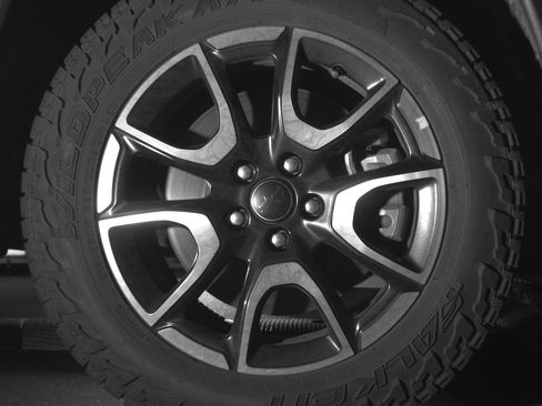 Used 2025 Jeep Compass Trailhawk image 13