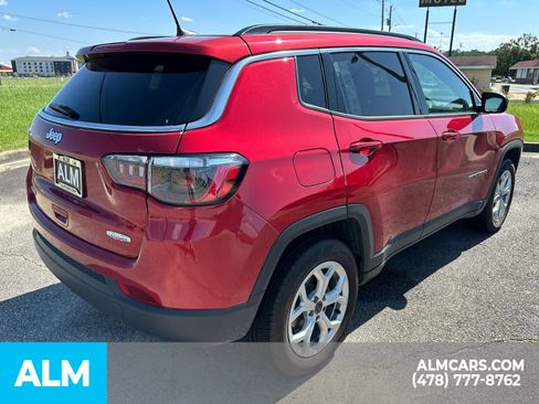 Used 2025 Jeep Compass Latitude AWD/4WD image 5