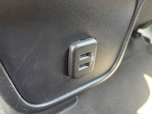 Used 2024 Chevrolet Equinox LT FWD image 28