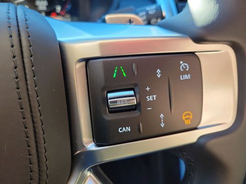 Certified 2024 Land Rover Discovery Metropolitan Edition AWD/4WD image 16
