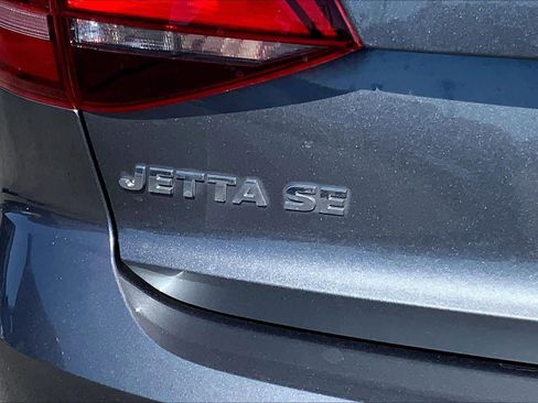 Used 2018 Volkswagen Jetta SE FWD image 28