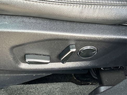 Used 2016 Ford Explorer Limited image 37