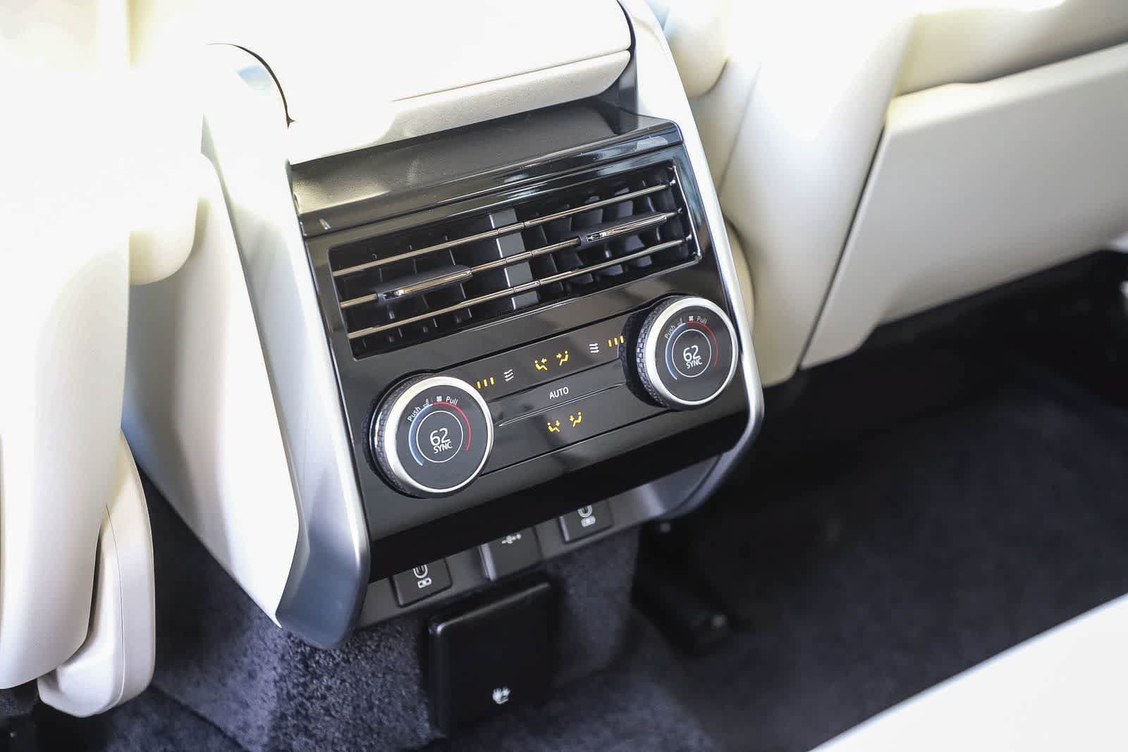 New 2026 Land Rover Range Rover SE AWD/4WD image 17