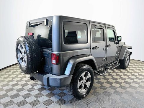 Used 2018 Jeep Wrangler Unlimited Sahara w/ Connectivity Group AWD/4WD image 4