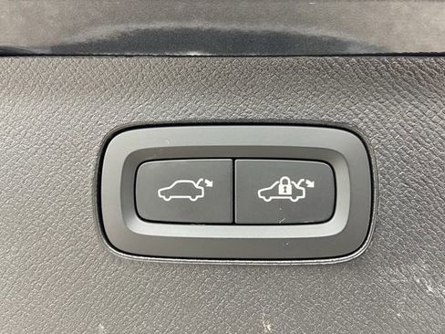 Used 2022 Volvo XC90 T5 Momentum w/ Climate Package image 30