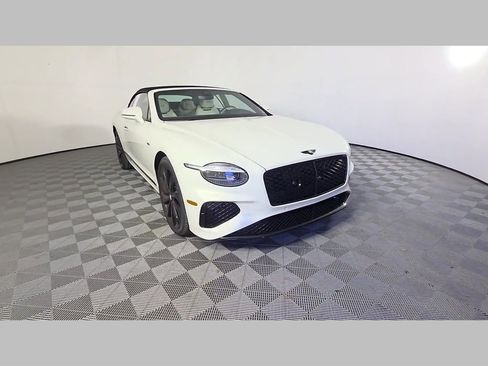 Used 2025 Bentley Continental GTC AWD/4WD image 52