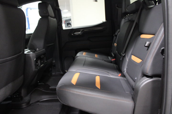 Used 2023 GMC Sierra 1500 AT4 w/ AT4 Preferred Package AWD/4WD image 23