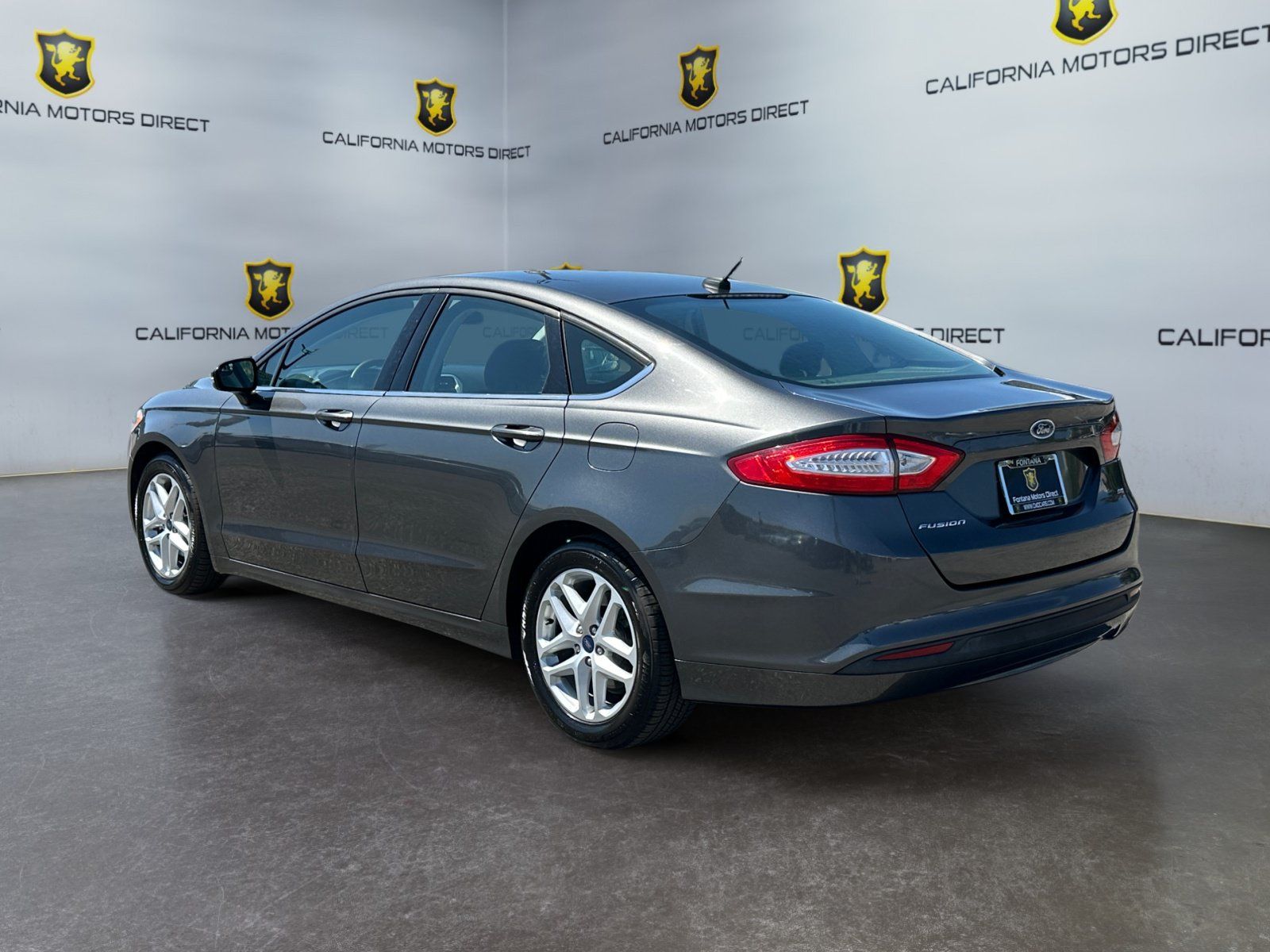 Used 2016 Ford Fusion SE FWD image 3