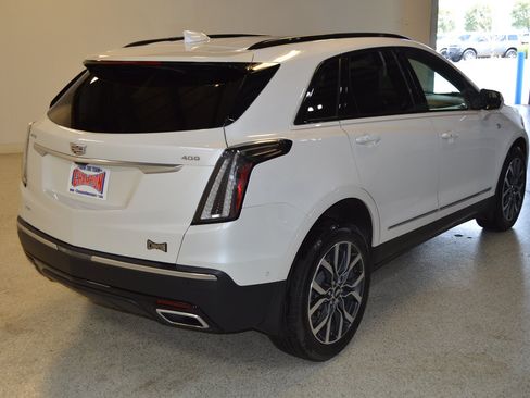 Used 2021 Cadillac XT5 Sportv w/ Platinum Package AWD/4WD image 3