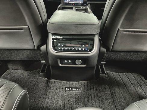 Used 2025 INFINITI QX80 Sensory image 21