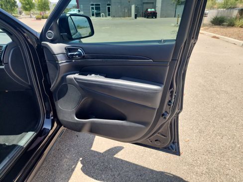 Used 2020 Jeep Grand Cherokee High Altitude AWD/4WD image 16