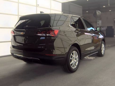 Used 2024 Chevrolet Equinox LT AWD/4WD image 2