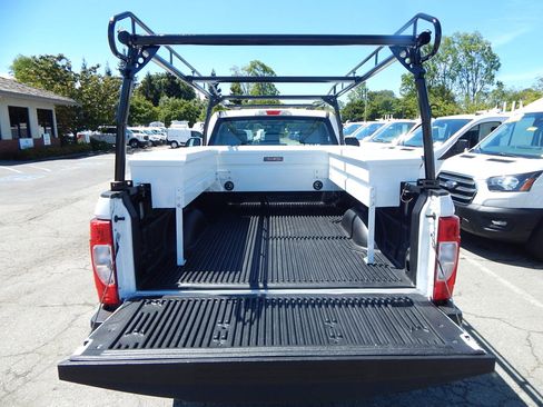 Used 2021 Ford F250 XL w/ Power Equipment Group RWD image 3