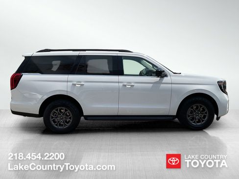 Used 2025 Ford Expedition Active AWD/4WD image 6