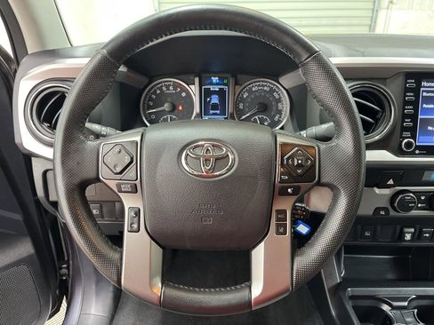Used 2021 Toyota Tacoma SR5 RWD image 17