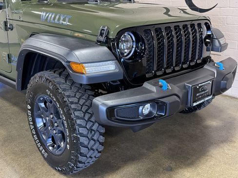 Used 2023 Jeep Wrangler Unlimited w/ Sun & Screen Package AWD/4WD image 14