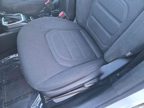 Used 2018 Jeep Renegade Latitude image 25