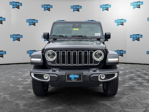 New 2025 Jeep Wrangler Sahara image 8