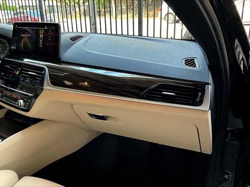 Used 2022 BMW 540i w/ M Sport Package image 17