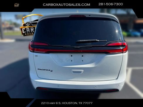Used 2021 Chrysler Pacifica Touring w/ S Appearance Package FWD image 4