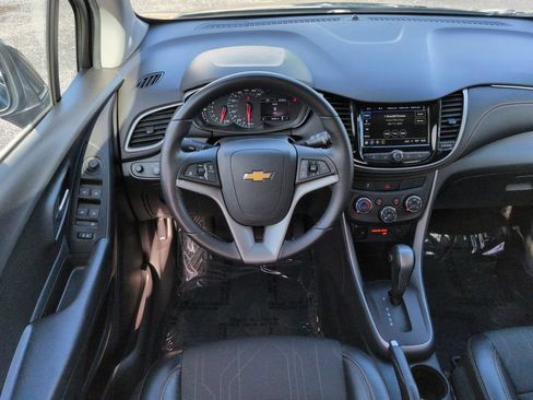 Used 2019 Chevrolet Trax LT w/ LT Convenience Package FWD image 15