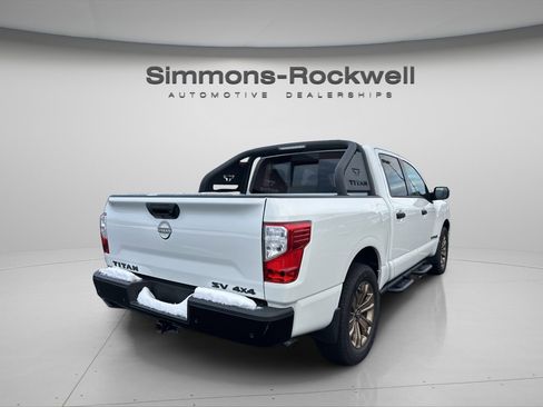 Used 2024 Nissan Titan SV w/ SV Bronze Edition Package image 14
